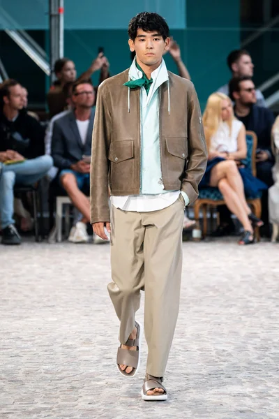 Look 26